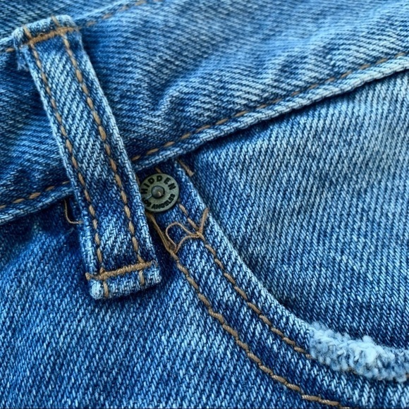 Hidden Kenzie Medium Wash Classic Mid Rise Shorts Distressed - Picture 6 of 8